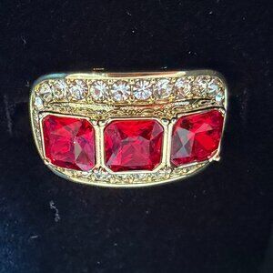 New in Box HEIDI DAUS "Posh Classic" Crystal Art Deco Ring - Siam Ruby Red